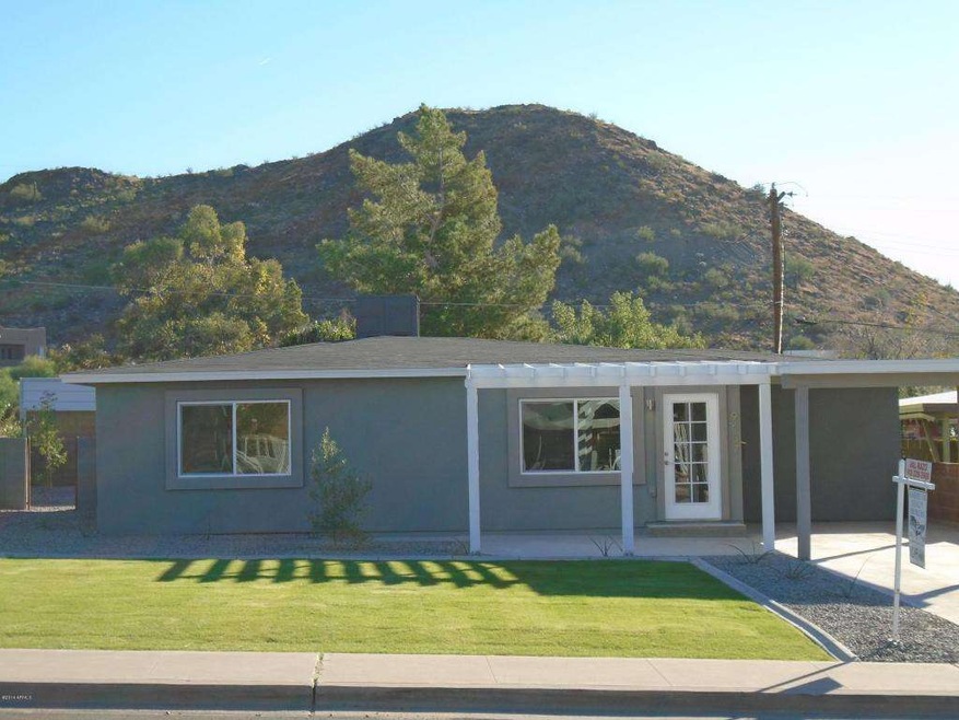 House front w/ mountain views