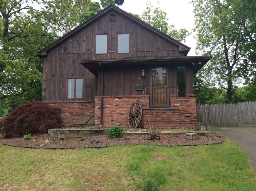 5 Laclede Ave, Chicopee, MA 01020 - photo 1