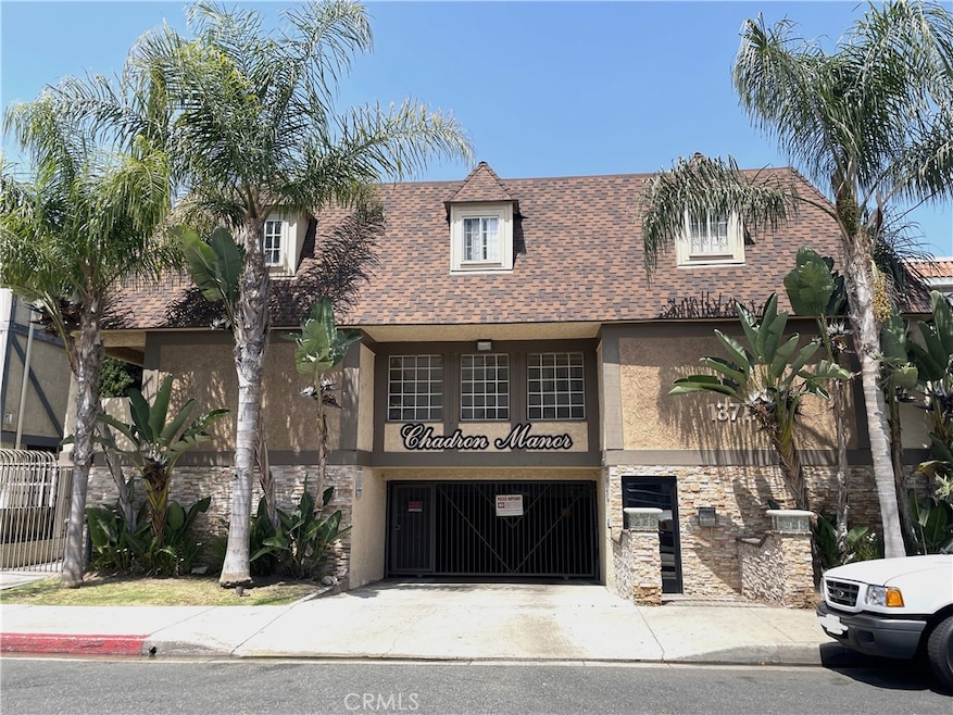 13717 Chadron Ave unit 16, Hawthorne, CA 90250 - photo 1