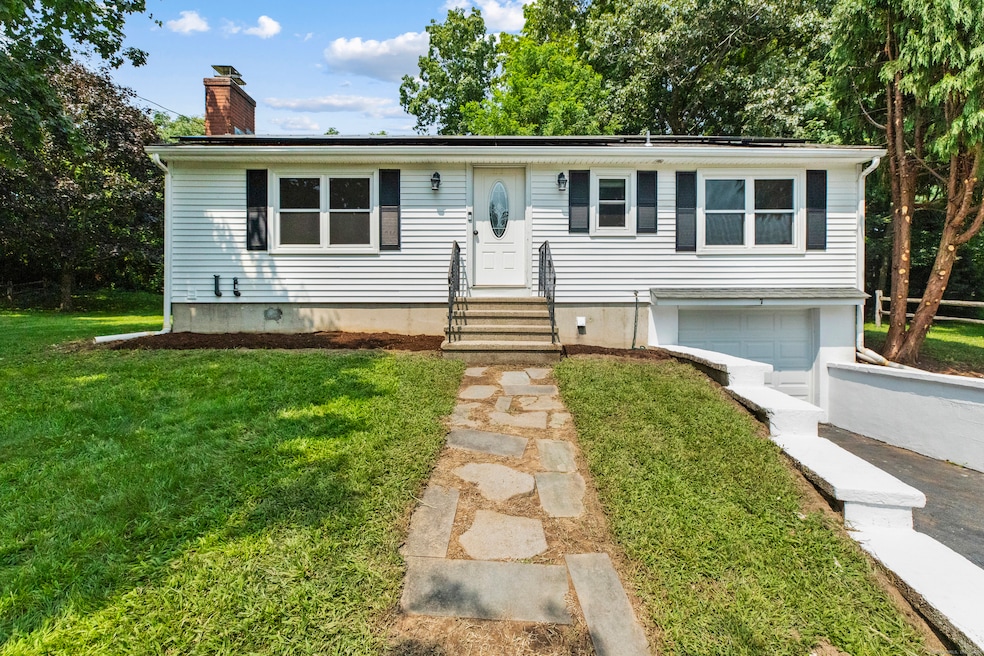 7 Cloverdale Cir, Deep River, CT 06417 - photo 1