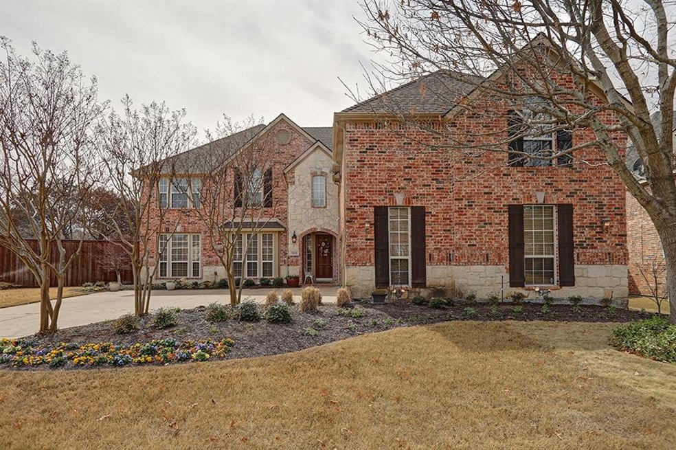 IMPECABLLY MAINTAINED 5 Bedroom 4 Bath on large lo