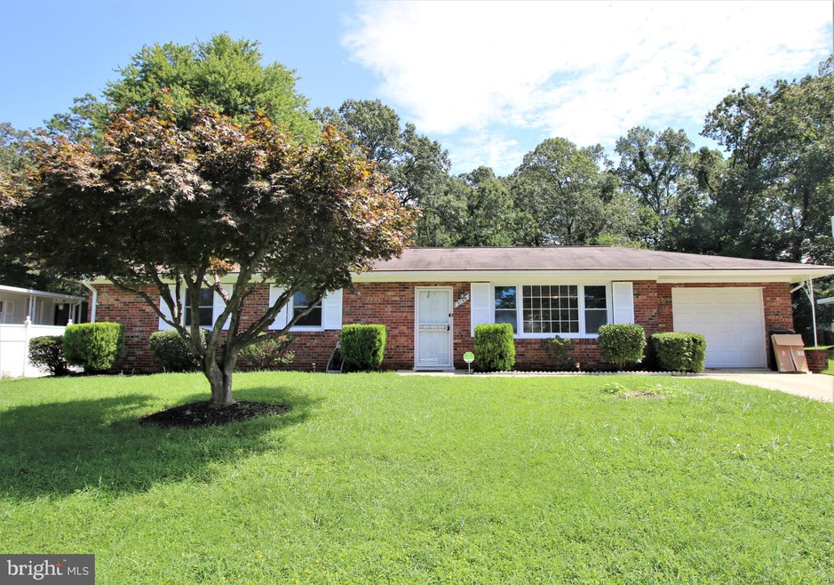 9204 Pinehurst Dr, Fort Washington, MD 20744 - photo 1