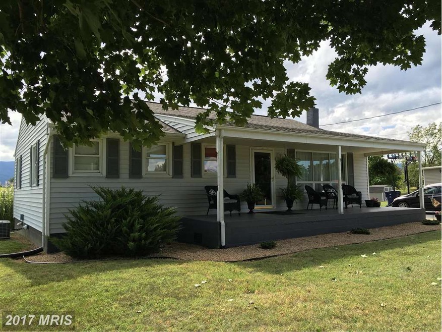 825 Aylor Grubbs Ave, Stanley, VA 22851 - photo 1