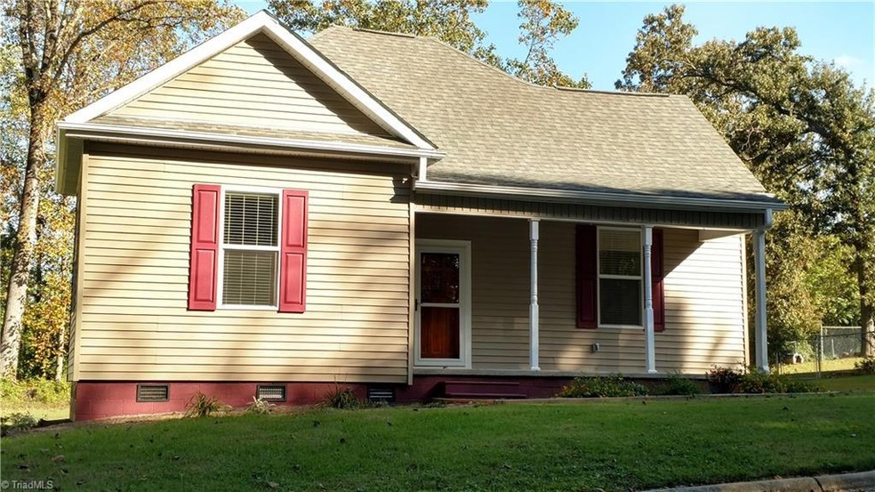 545 Sands Cir, Reidsville, NC 27320 - photo 1