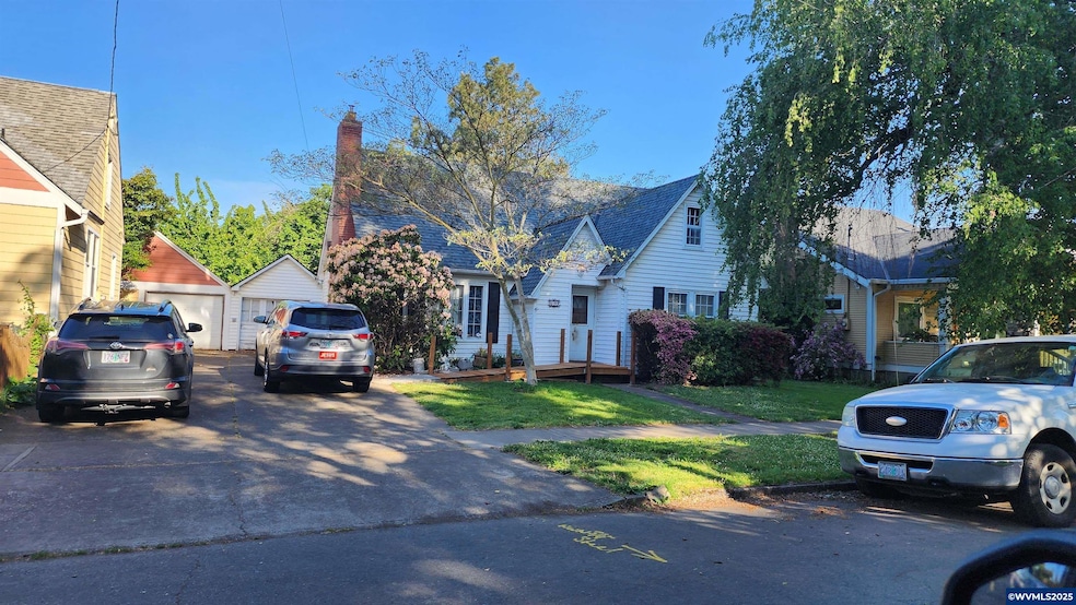 For Sale $699,900 • Co-Listing Agent