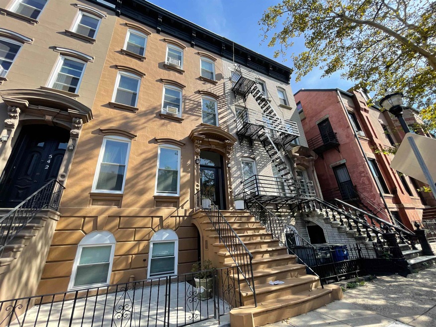 538 Bramhall Ave unit 2, Jersey City, NJ 07304 - photo 1