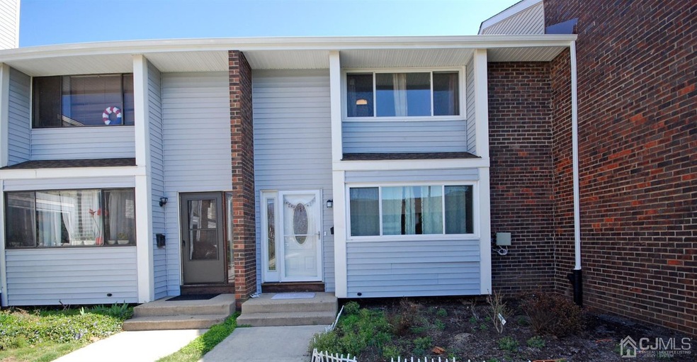 7 Lincoln Ln unit C, Dayton, NJ 08810 - photo 1