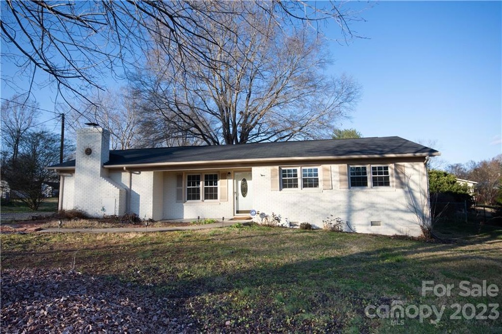 240 W Debbie Ln, Statesville, NC 28625 - photo 1