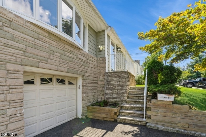 15 Deerfield Dr, West Orange, NJ 07052 - photo 1