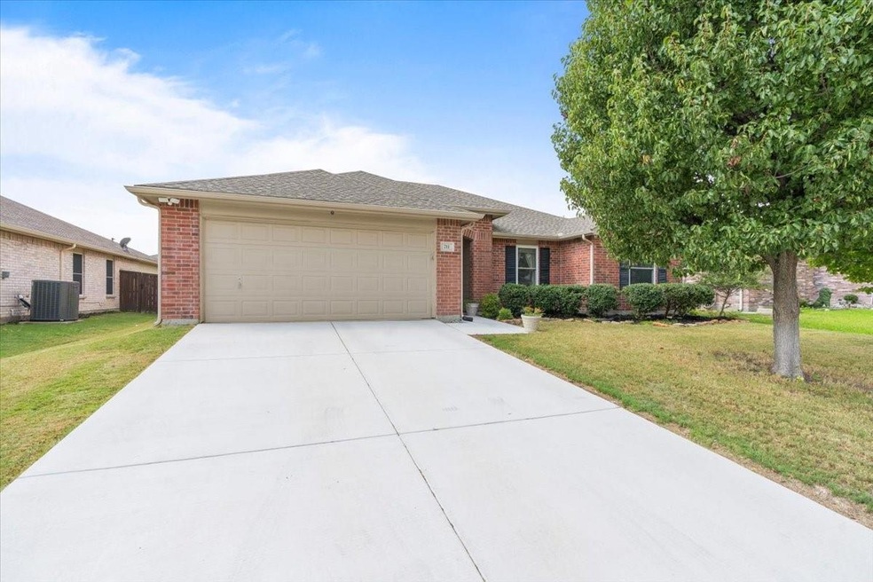 711 Claiborn Ln, Wylie, TX 75098 - photo 1