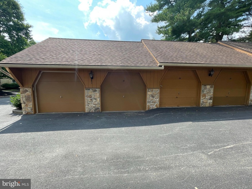 19 Valley Stream Ln, Chesterbrook, PA 19087 - photo 1