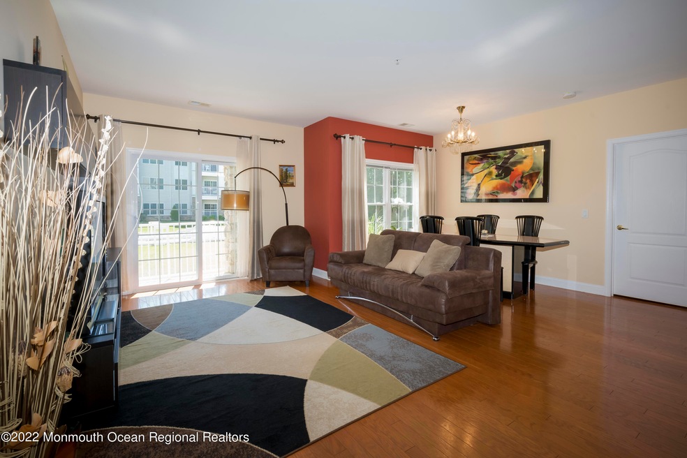 _DSC8675.jpg living room 1
