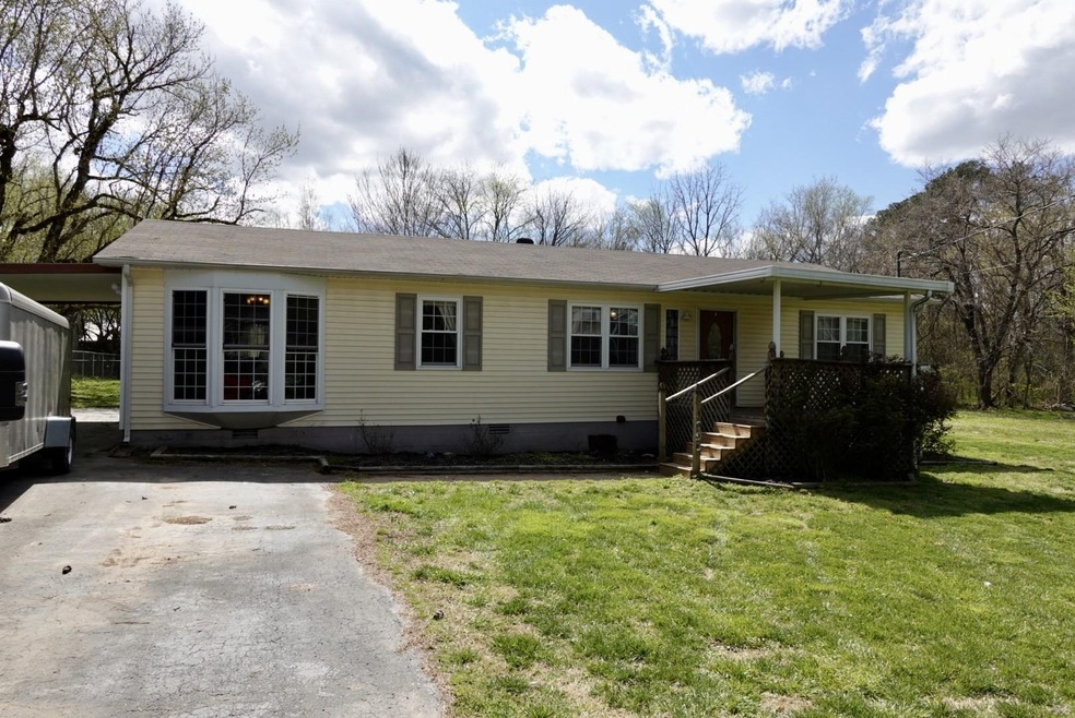 1020 Emerson St, Manchester, TN 37355 - photo 1