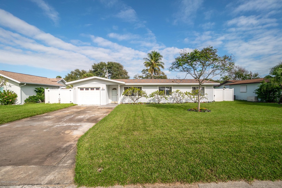 233 Curacau Dr., Cocoa Beach, FL 32931-2