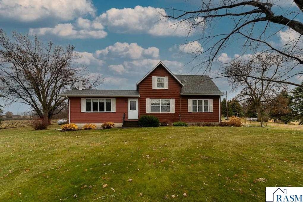 84777 State Highway 60, Madelia, MN 56062 - photo 1