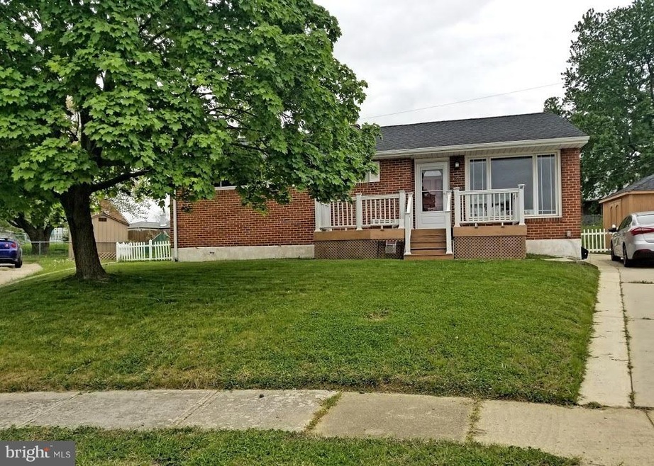 9 Avery Ct, Rosedale, MD 21237 - photo 1