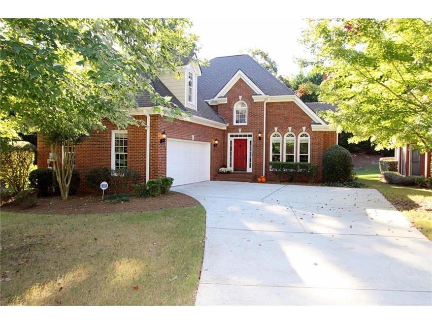 4 sides brick, cul-de-sac, corner lot, private lar