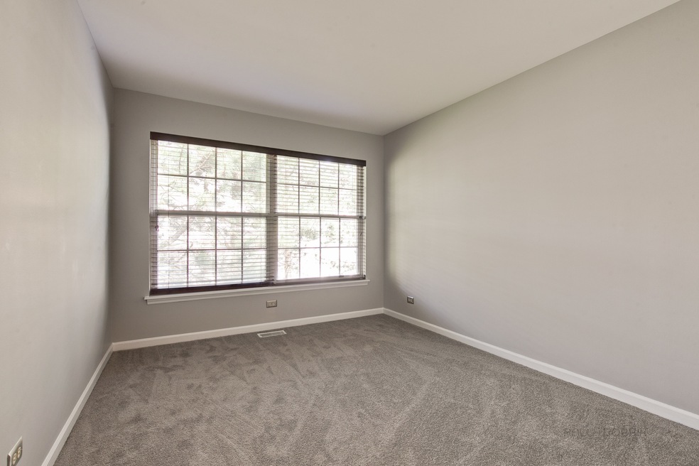 119 Pembroke Cir unit 3C, Lake Bluff, IL 60044 - photo 1