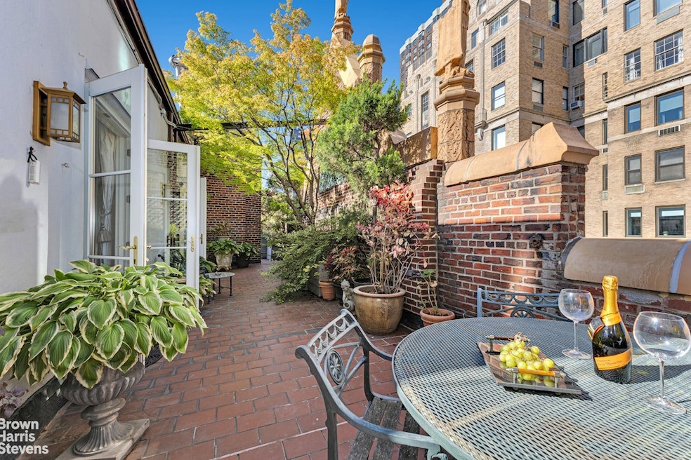 For Sale $4,500,000 • Co-Listing Agent