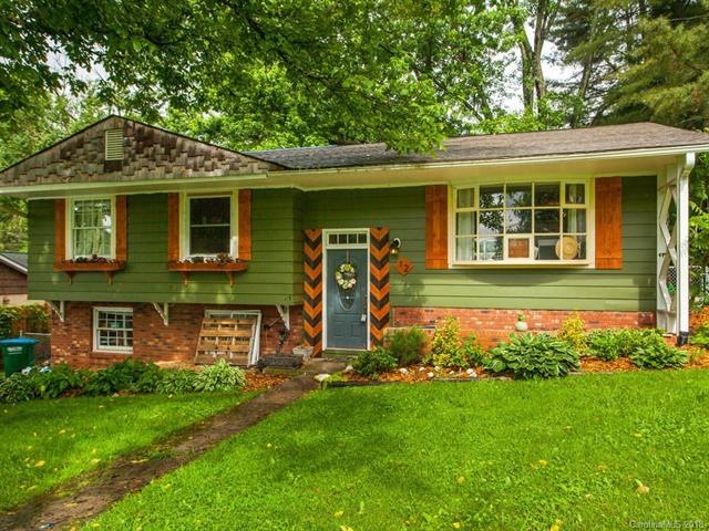 Welcome home to this charming cottage!