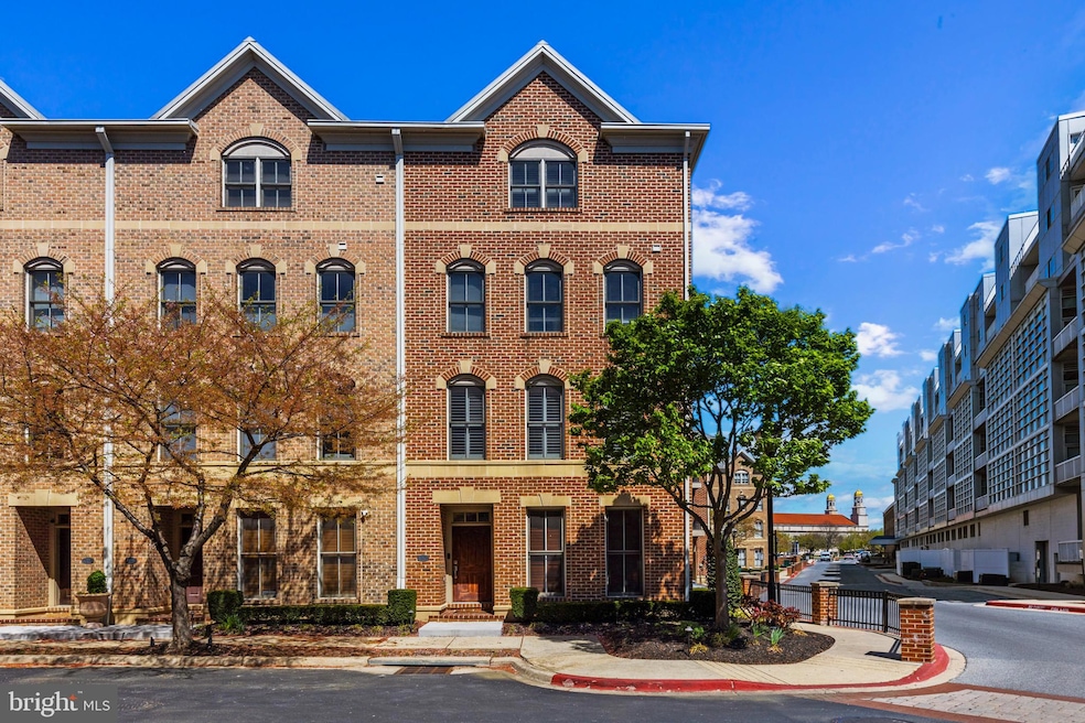 1262 Dockside Cir, Baltimore, MD 21224 - photo 1