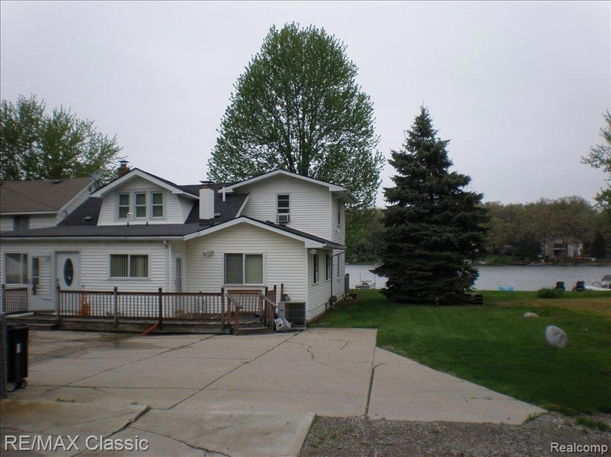 6974 Colony Dr, West Bloomfield, MI 48323 - photo 1