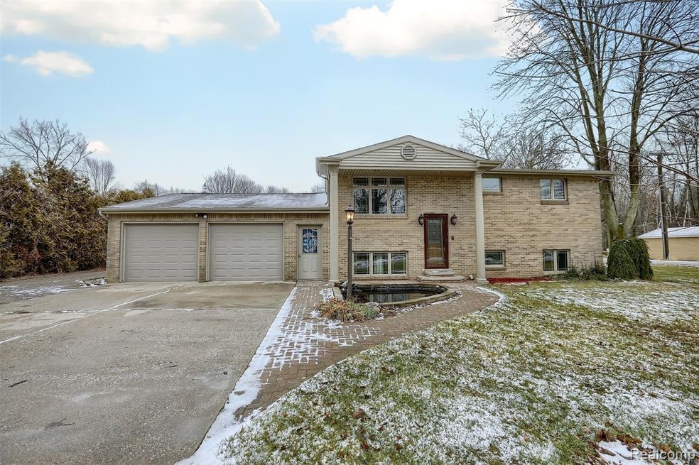 2896 Beach Rd, Port Huron, MI 48060 - photo 1