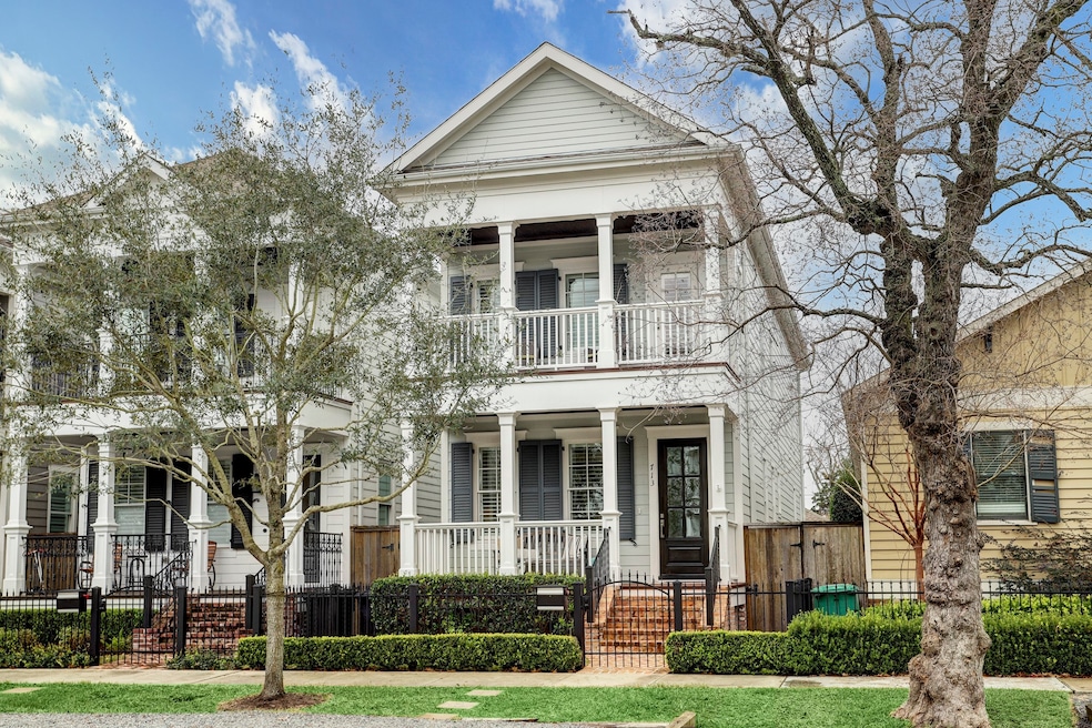 713 Ashland St, Houston, TX 77007 - photo 1
