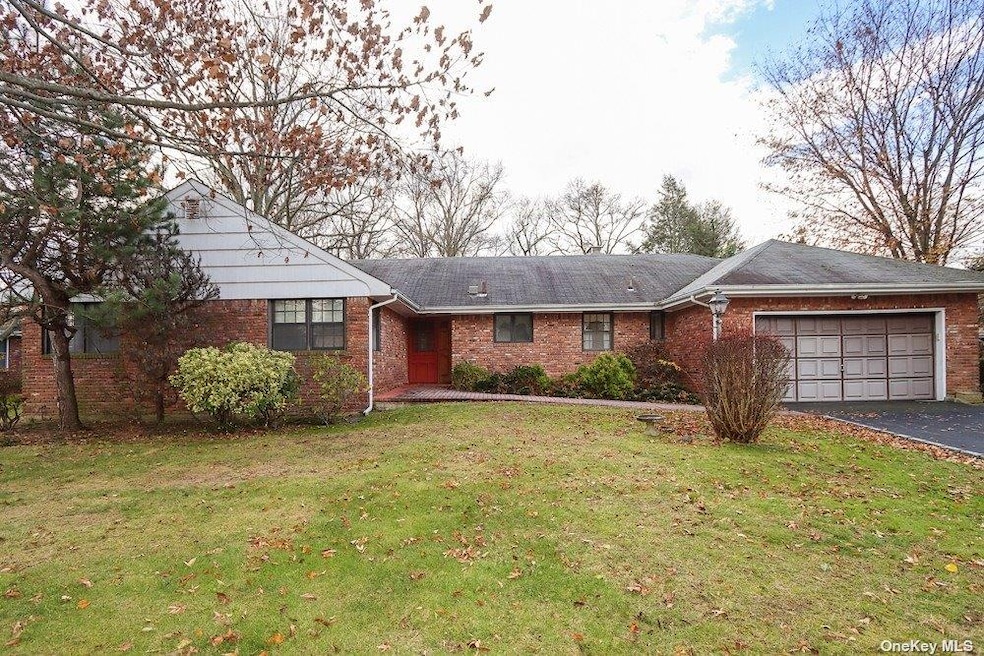 27 Edwards Ln, Glen Cove, NY 11542 - photo 1