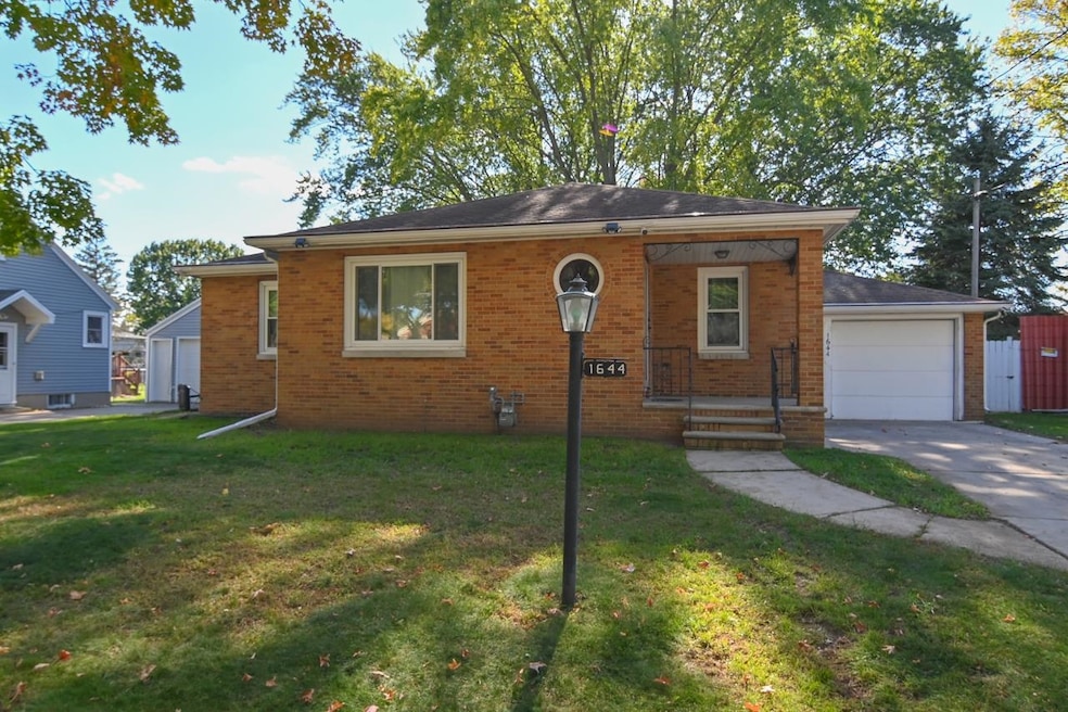 Under Contract $259,900