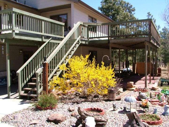 EXTERIOR HOUSE