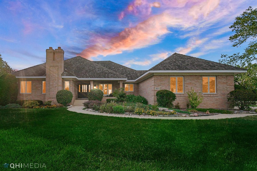 812 Royal Dublin Ln, Dyer, IN 46311 - photo 1