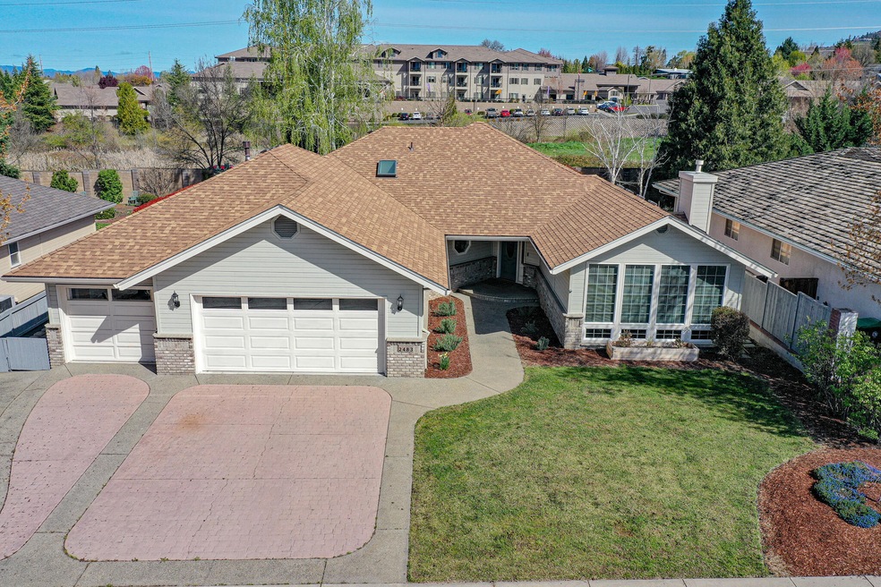 2483 Greenridge Dr, Medford, OR 97504 - photo 1