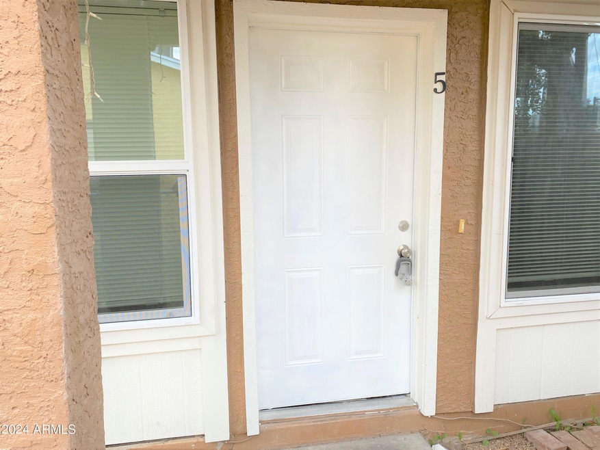 452 S Olive unit 5, Mesa, AZ 85204 - photo 1