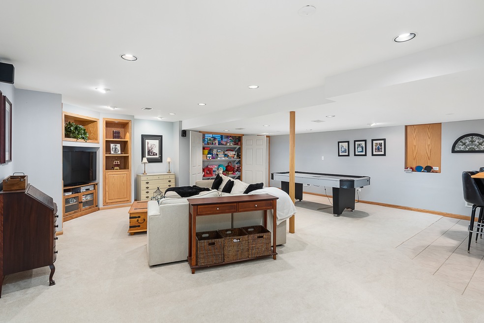 1528 Carlyle Rd, Naperville, IL 60564 - photo 1