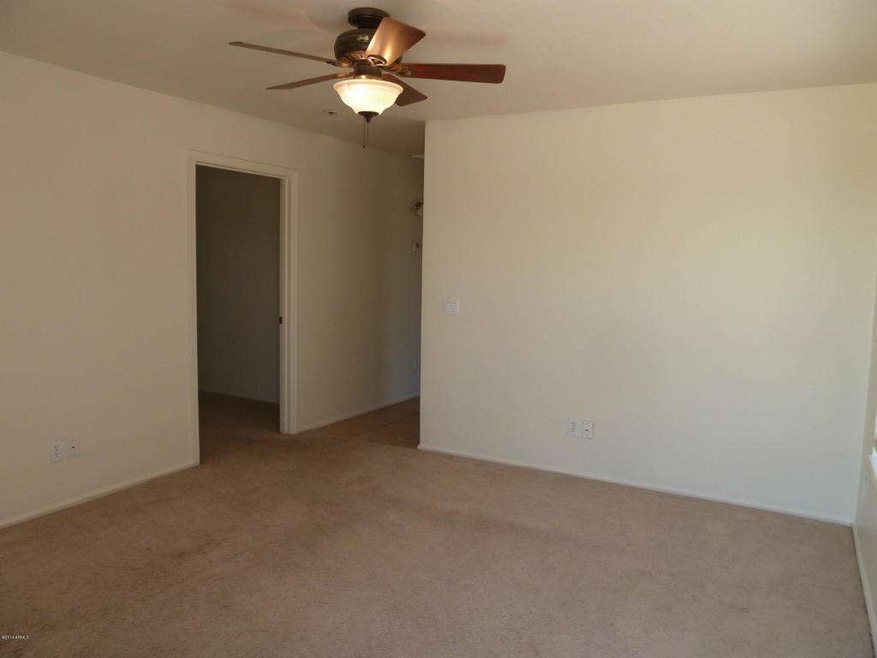 8218 E Broadway 003