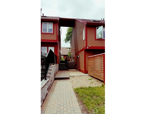 42 Meadow Pond Dr unit C, Leominster, MA 01453 - photo 1