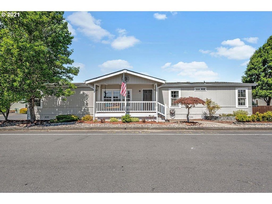 300 Pheasant Ln, Longview, WA 98632 - photo 1