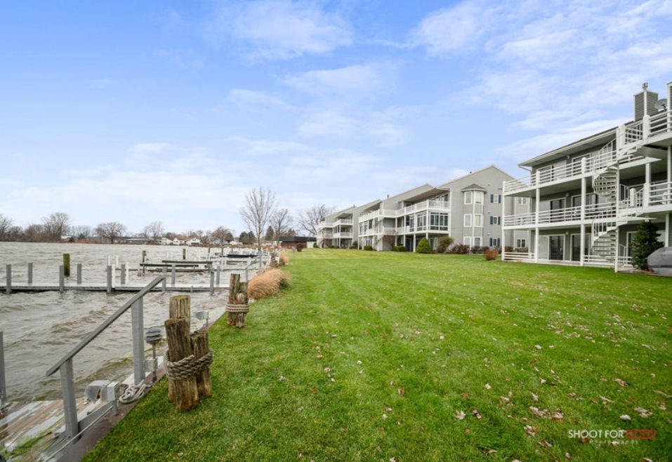 211Riverfront#1203Lores