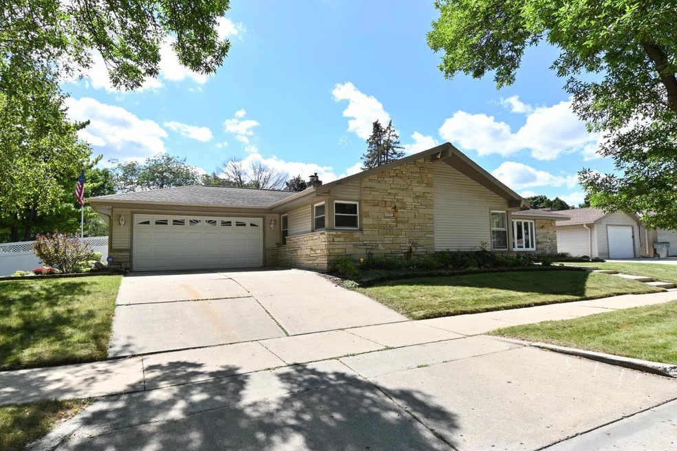 Front of HomeAttached 2.5 grg