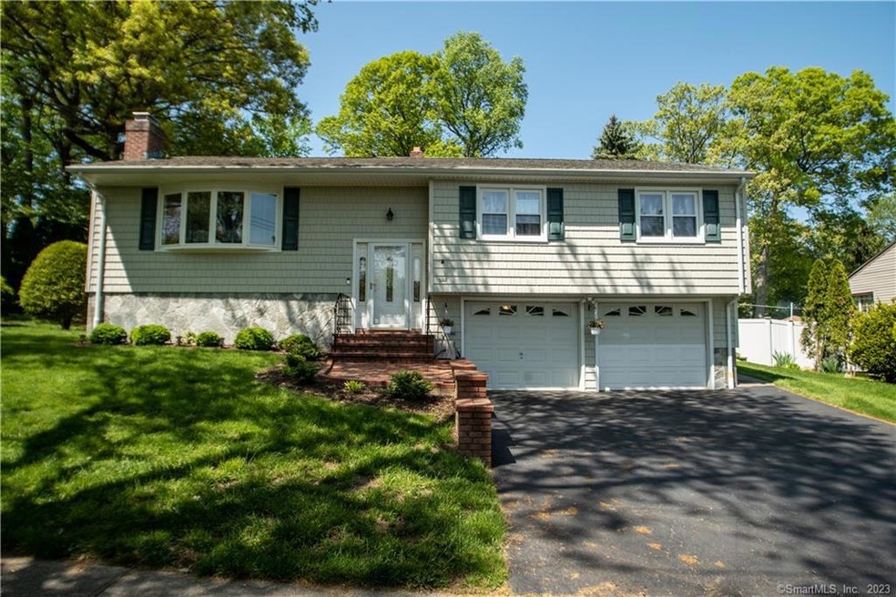 220 Luanne Rd, Stratford, CT 06614 - photo 1