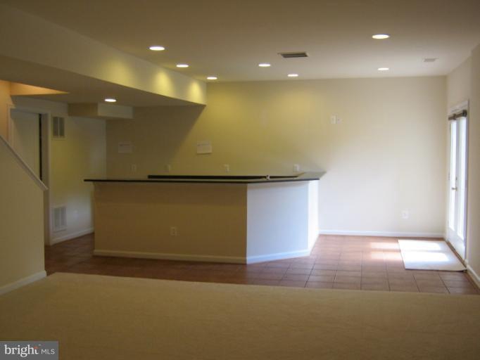 9396 Falling Water Dr, Bristow, VA 20136 - photo 1