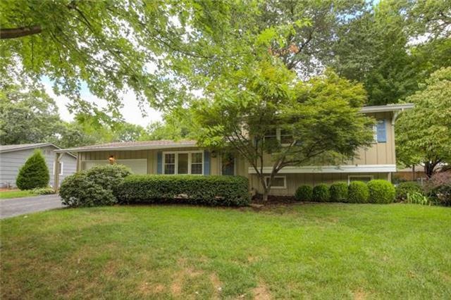 7106 Edgewood Blvd, Shawnee, KS 66203 - photo 1