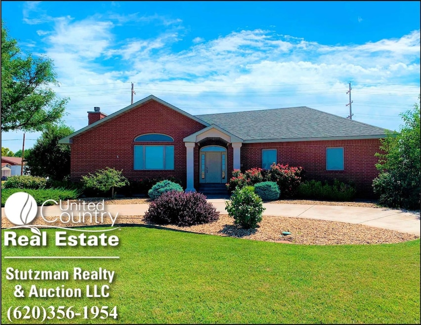 1500 S Main St, Hugoton, KS 67951 - photo 1