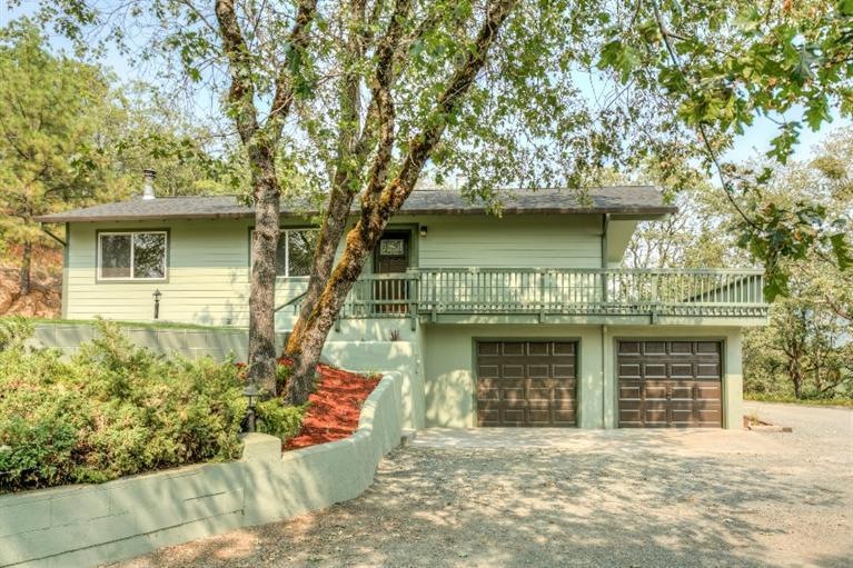 570 Grandview Ave, Grants Pass, OR 97527 - photo 1