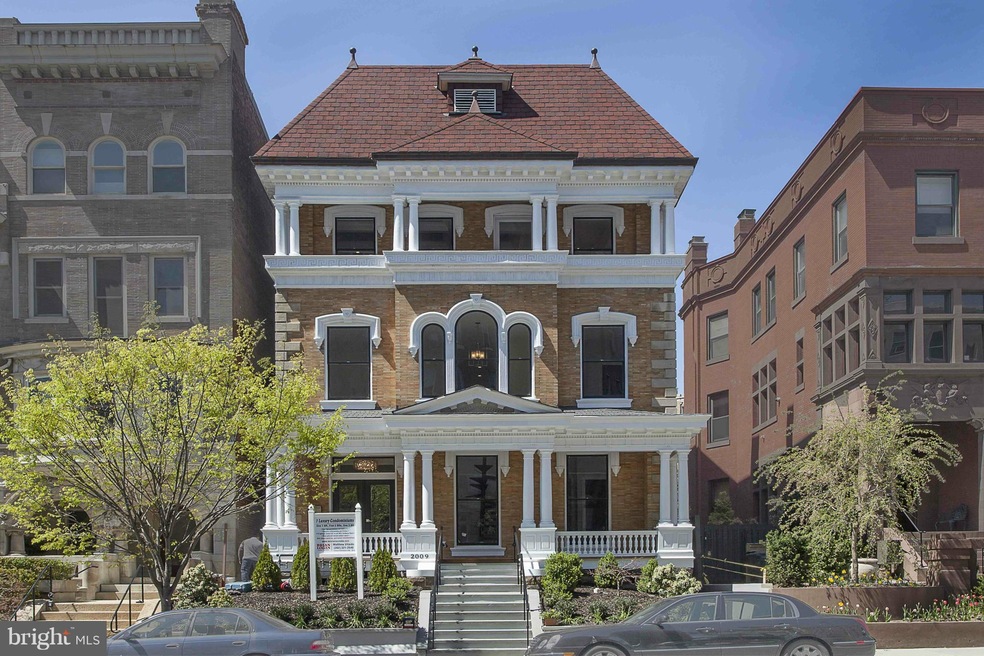 2009 Columbia Rd NW unit 7, Washington, DC 20009 - photo 1