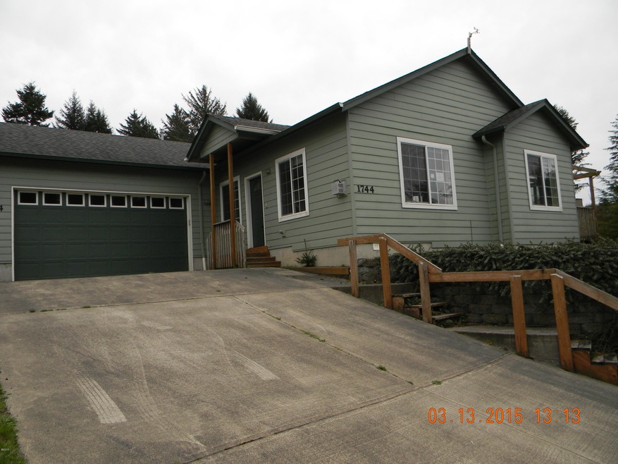 1744 SE Mast Ave, Lincoln City, OR 97367 - photo 1
