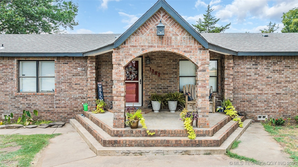 1204 N Pine St, Waurika, OK 73573 MLS 2339001