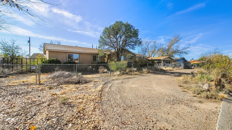 317 Hillandale Ave, Belen, NM 87002 - photo 1