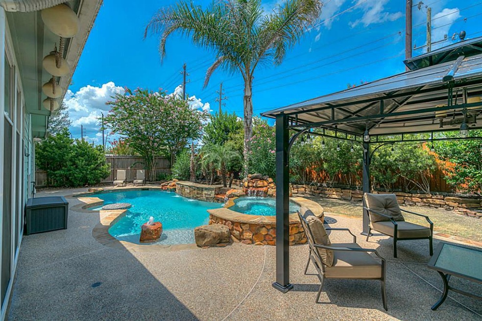 29822 Sparkling Creek Dr, Spring, TX 77386 - photo 1